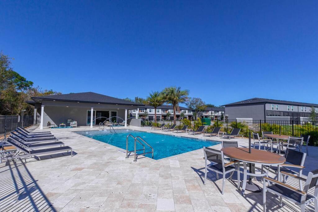 Beautiful Four Bedrooms Townhouse With Splash Pool At Le Reve Resort كيسيمي المظهر الخارجي الصورة