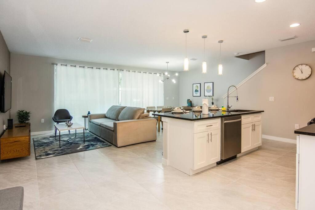 Beautiful Four Bedrooms Townhouse With Splash Pool At Le Reve Resort كيسيمي المظهر الخارجي الصورة